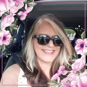 Meet your Posher, Dee